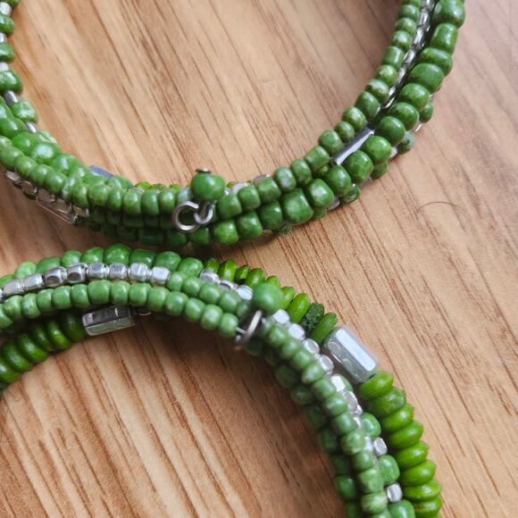 Set of 2 Green Seed Bead Wrap Bracelets Memory Wire Coil Silver Spacers Boho Art - Picture 5 of 8